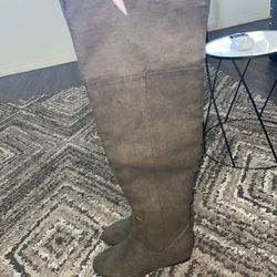 Size 9 Boots Color Brown — Extra Long NEW