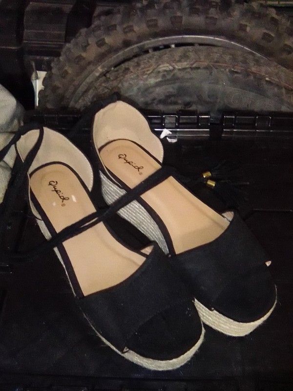 Qupid 8.5 Lace up Espadrilles Wedges