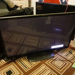Large 52in LG tv no remote asking $65 cash must pick up Broadway and apache buckeye az no damages can help load