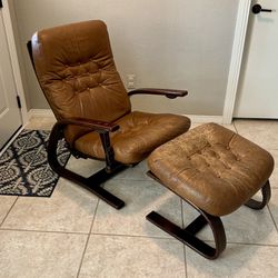 Westnofa lounge chair with ottoman