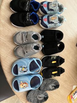 Toddler shoes 8 pairs!