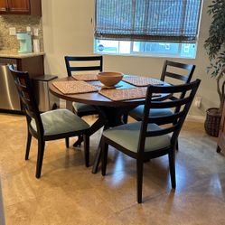 Ethan Allen Dining Table And 4 Chairs