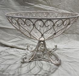 Shabby Chic Metal Ivory Fruit Bowl Or Planter Basket New With Tag $35 Each