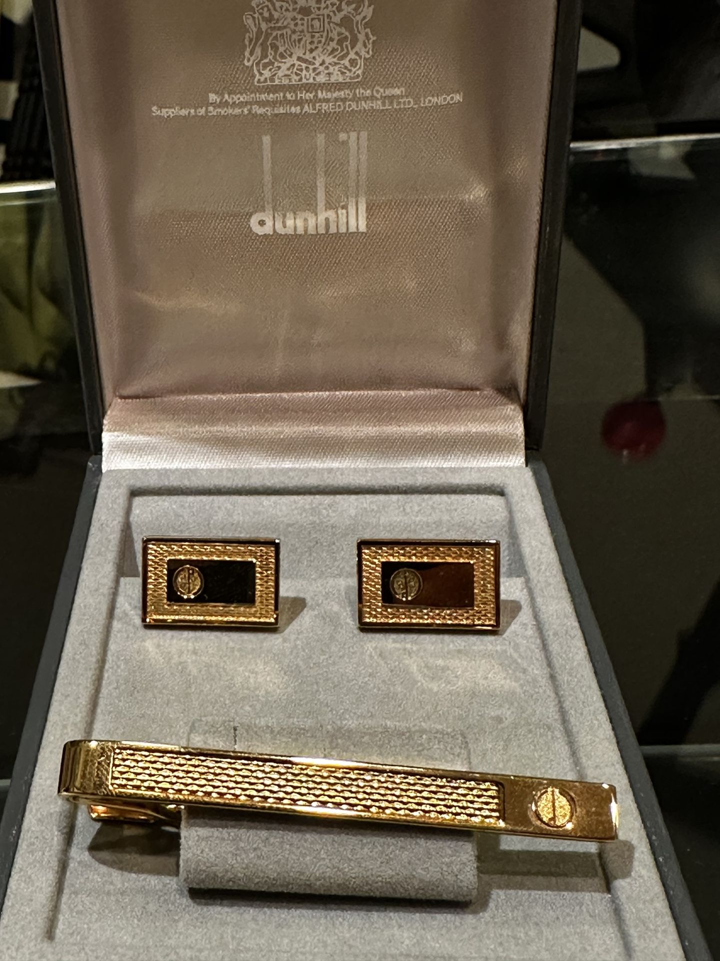 Stunning vintage gold Dunhill Cufflink and Tie Bar Set In Box