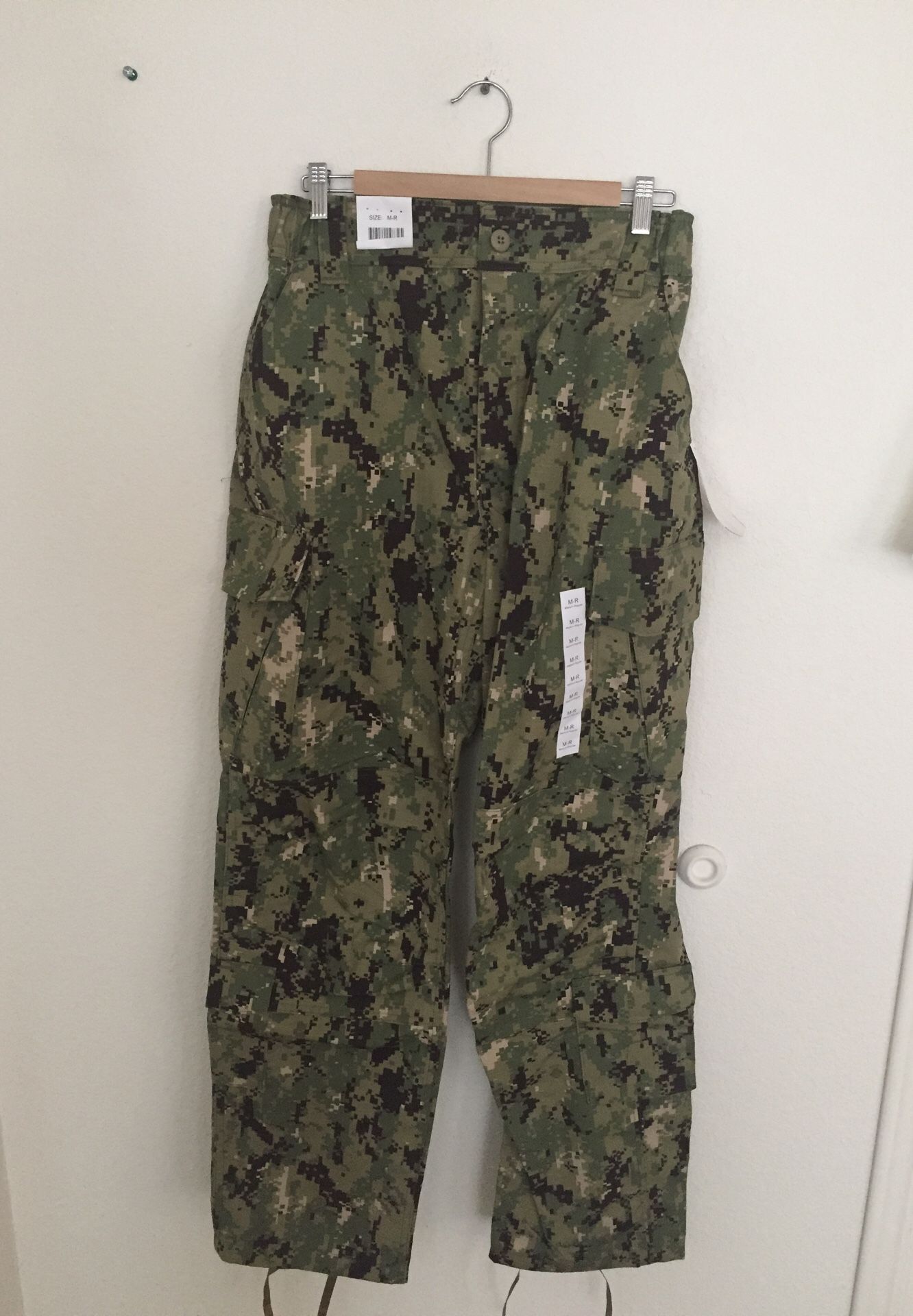 US Navy Nwu type iii green digital trousers size medium regular new with tags