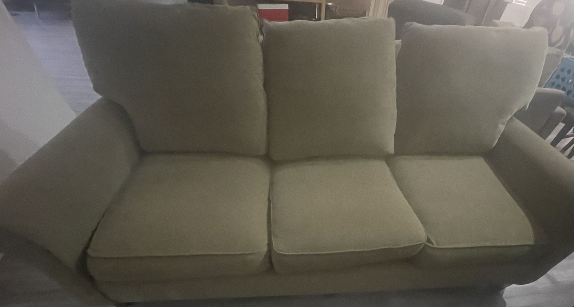 Bassett Sofa  Good Conditions 