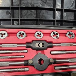 12 piece CRAFTSMAN Kromedge, MADE IN  USA 52055 SAE Standard Tap & Die Complete Set, VINTAGE,  NEW