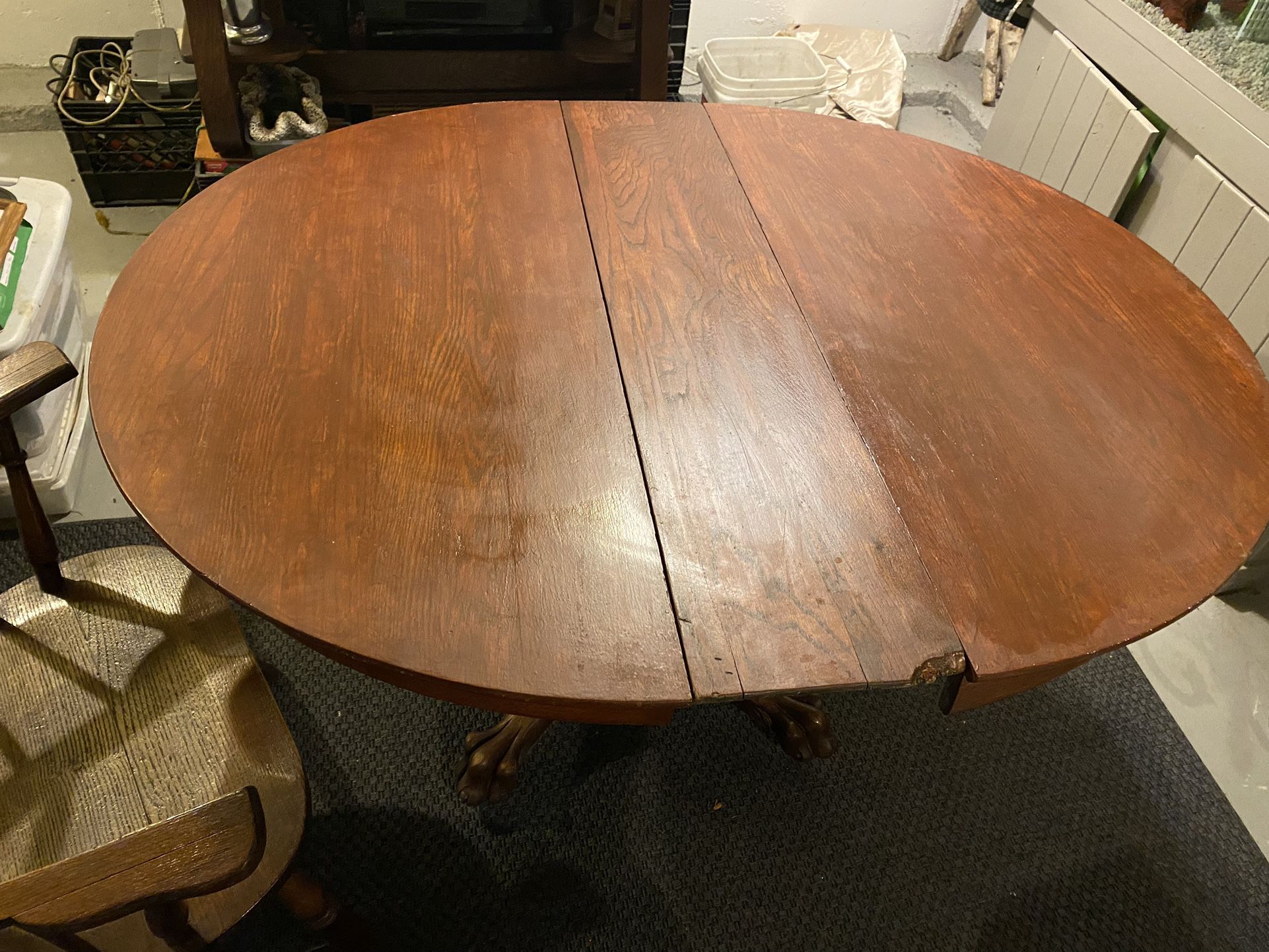 44 inch round antique clawfoot table