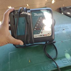 Makita Battery Charger