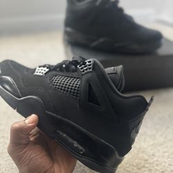 Retro Jordan 4 Black Cat 