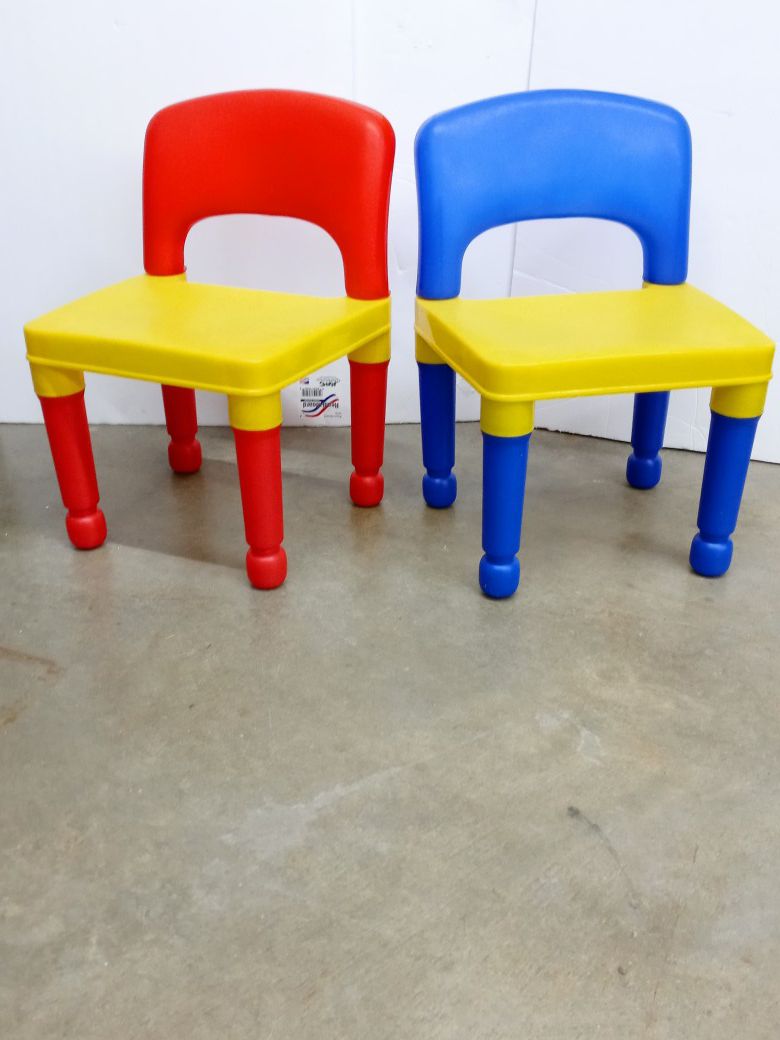 Pre-Owned Kids Plastic Chairs
