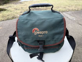 Lowepro Nova 1 Camera Shoulder Bag Forest Green Discontinued Lifetime Warranty