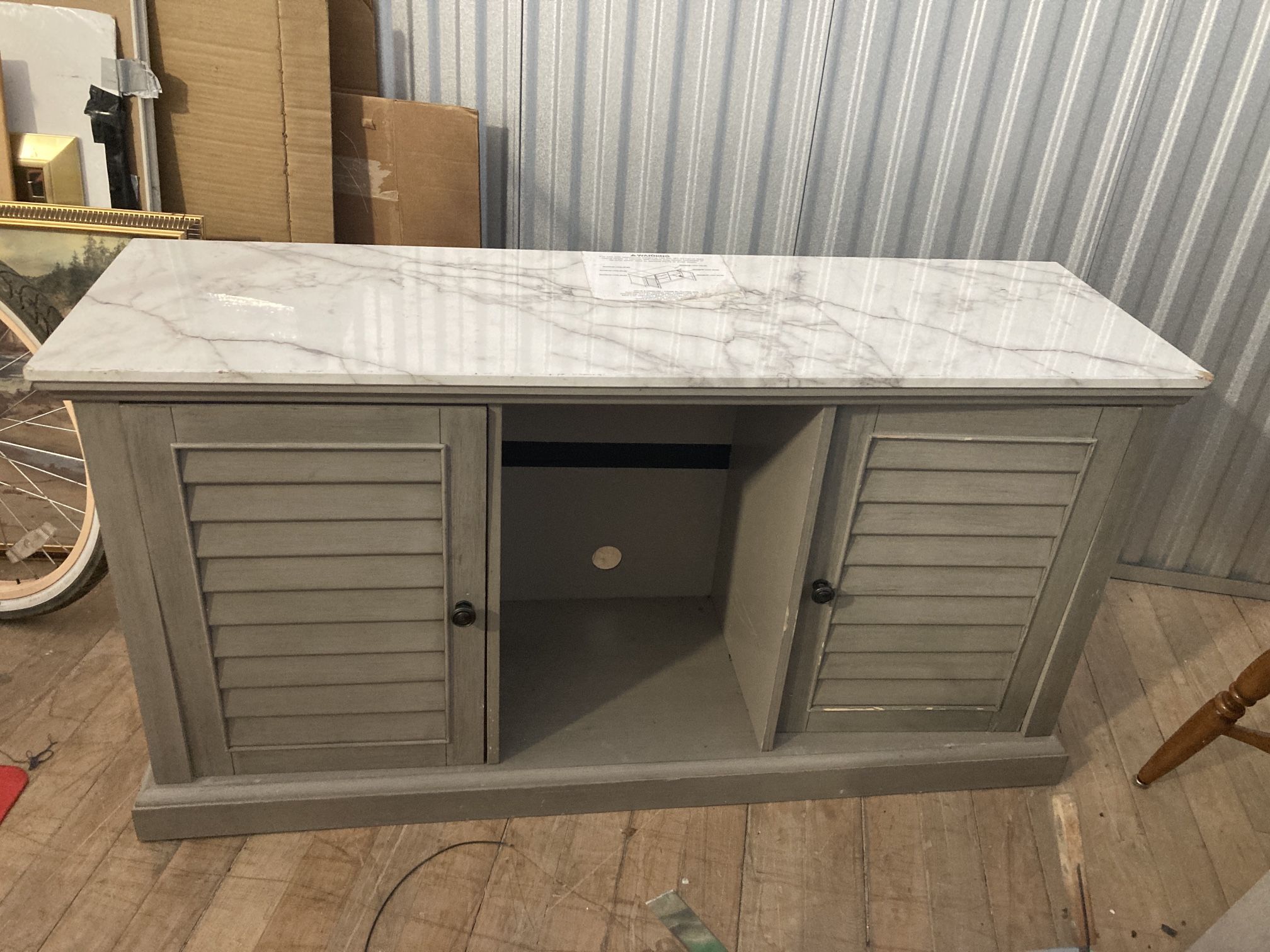 Hutch/tv Stand Etc