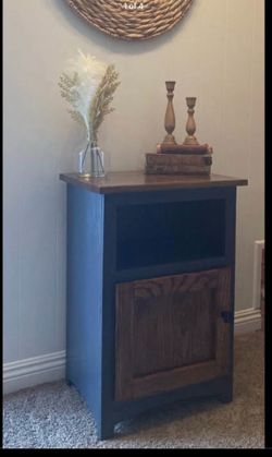 Rustic Farmhouse Accent Table.