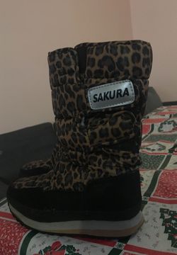 Sakura Snow Boots