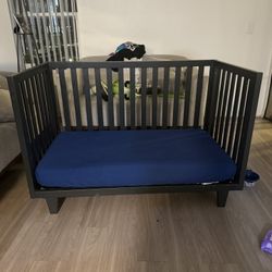 Infant/toddler crib