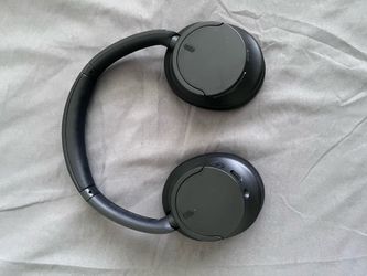 Sony - Wireless Over-Ear Noise-Canceling Headphones WH-CH720N