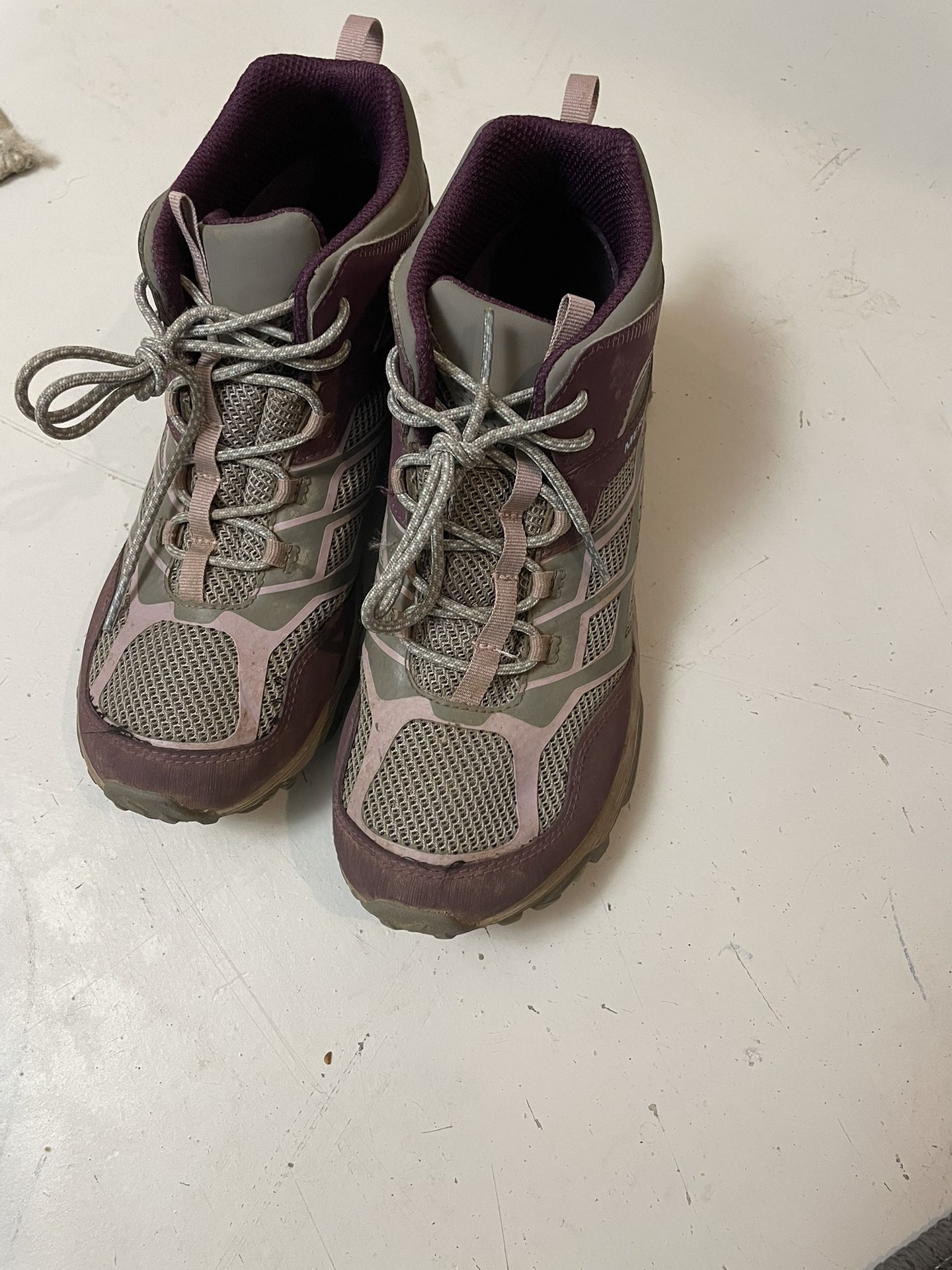 Merrill Girls/Womens Waterproof Hiking Boots, Size 6.5