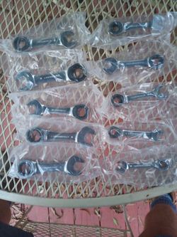 Gearwrench 10 PC... Metric Stubby Ratcheting Wrench Set. . . 12 Point. . 10,11,12,13,14,15,16,17,18,19 Mm. . . Sku # 9520D