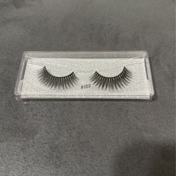 False Lashes #107