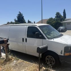 2004 GMC Savana