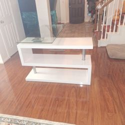 Carryton Rectangle White Computer Desk With Convertible L Shape 