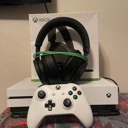 Xbox 1 And Mic With 2TB Space Adapter 