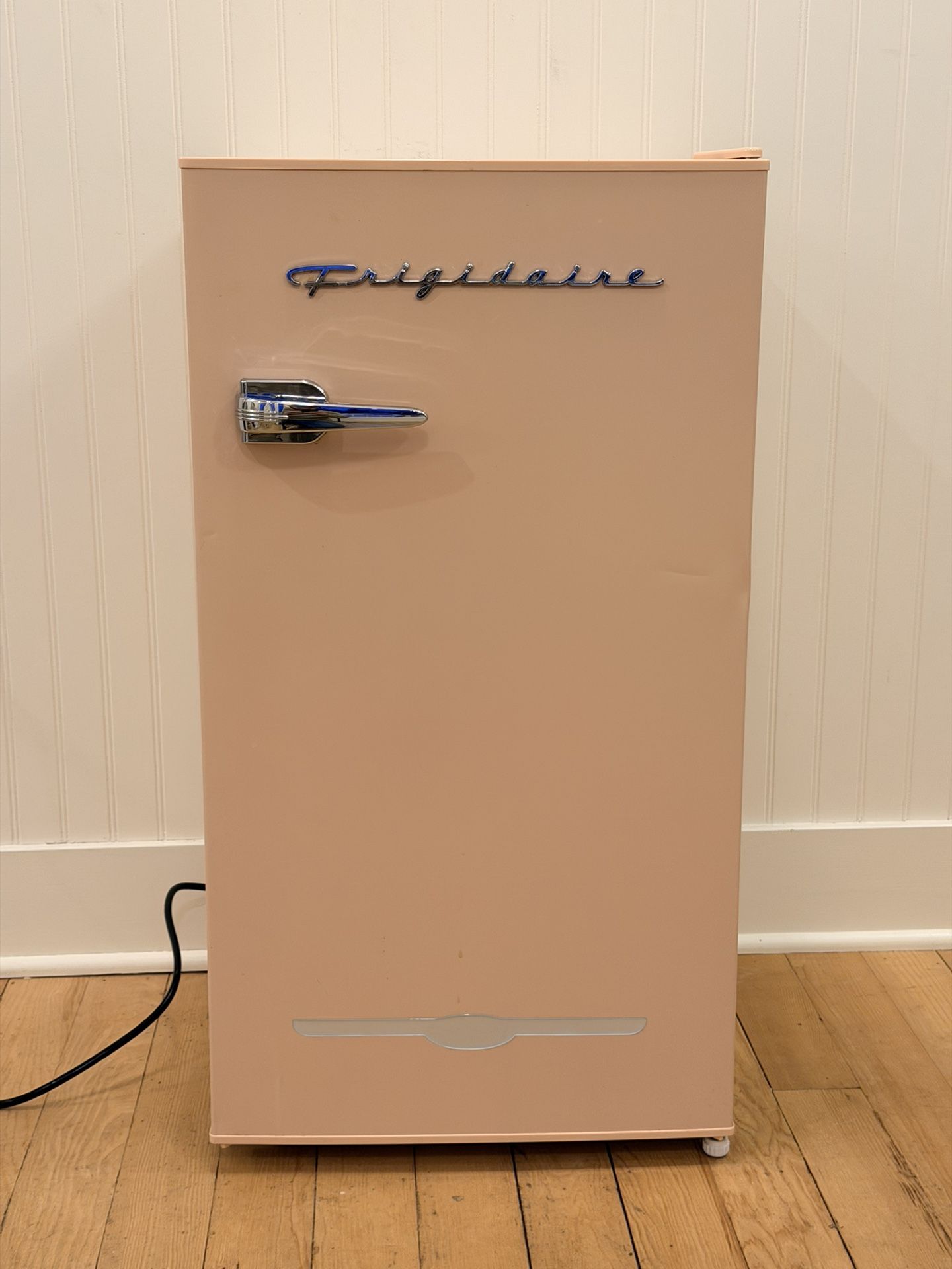 Frigidaire Mini Fridge - Retro Compact Fridge - Pink