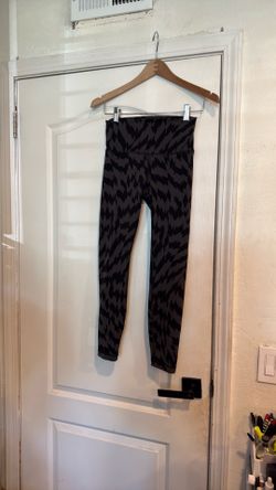 Women’s Lululemon leggings size 6
