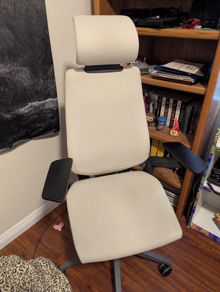 Steelcase Gesture With Headrest