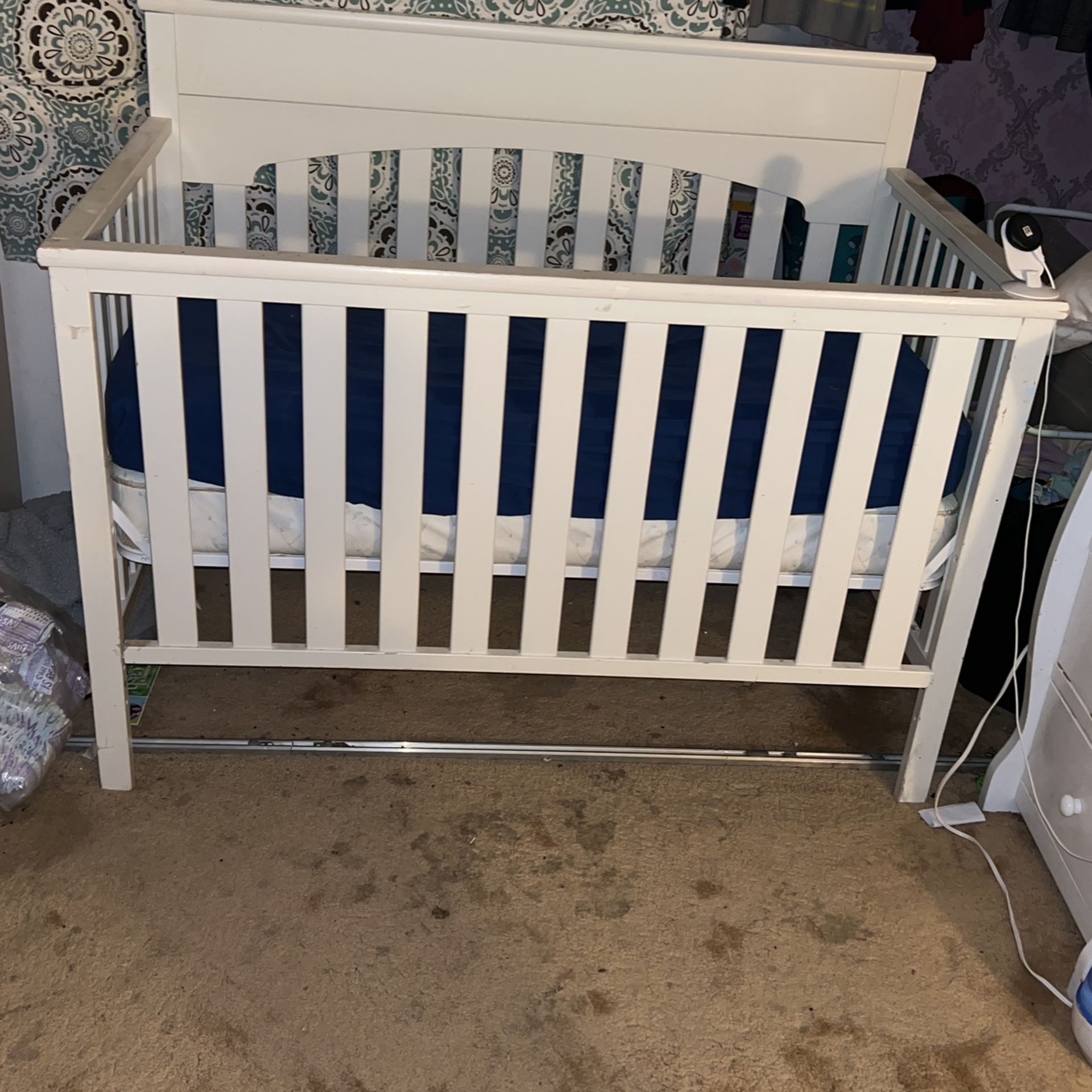 White Baby Crib And 3 Dresser Drawl Changing Table