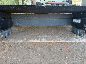 Lift gate
