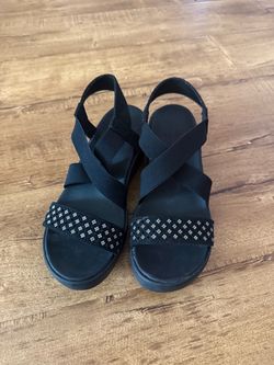 Sketchers arch Support Shoes
