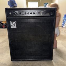 AMPEG COMBO BASS AMP