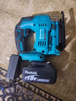 Cordless Jig Saw With Brushless Motor, 3 Adjustable Speed Settings, 45°-90° Cutting Angle with Makita battery power kit