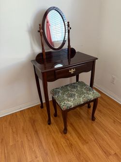 Vanity Table with Mirror & Stool