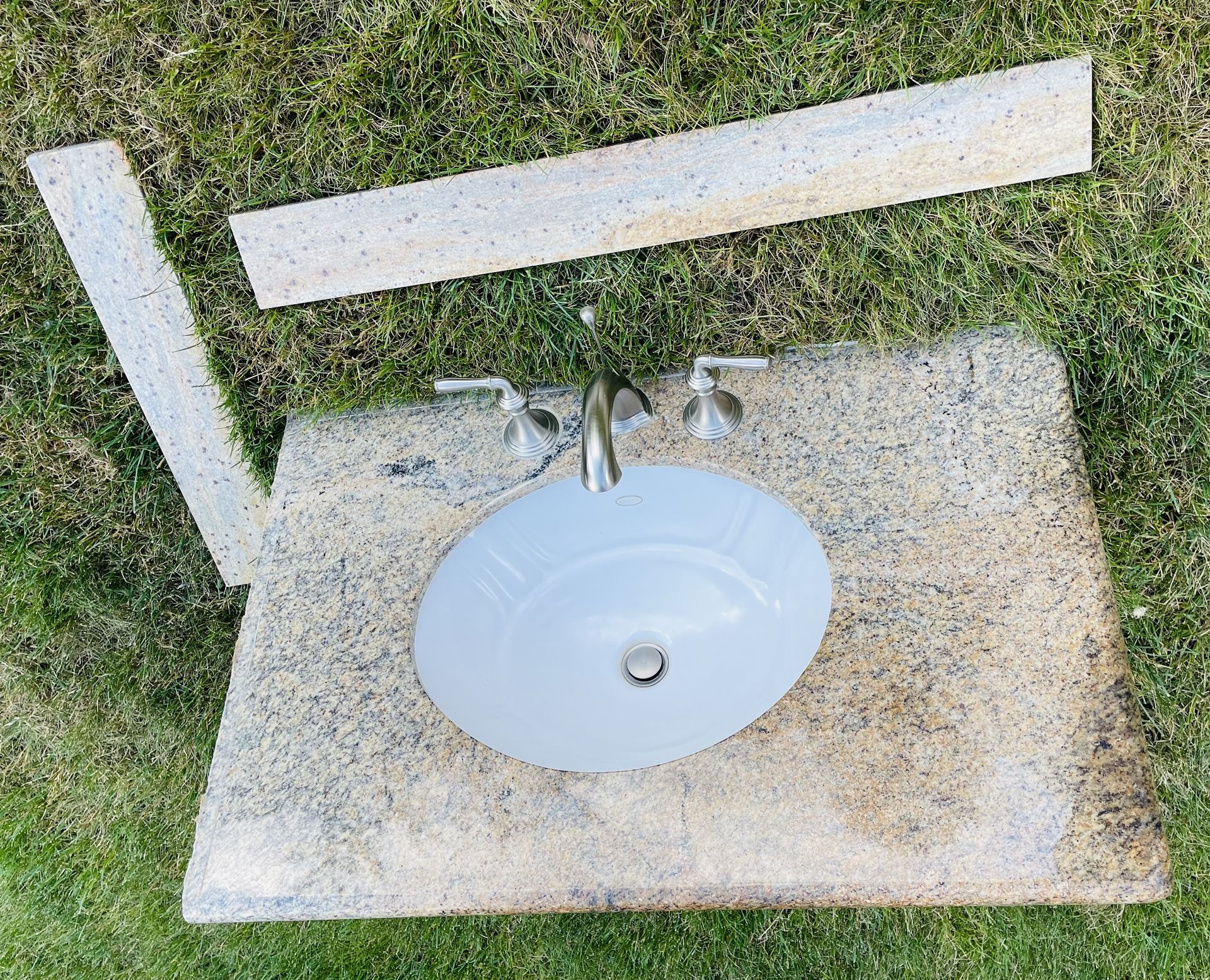 Sink with granite 22”x33”