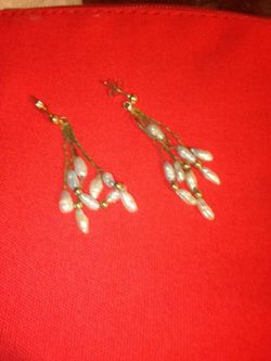 Earrings Gold w/ genuine pearl