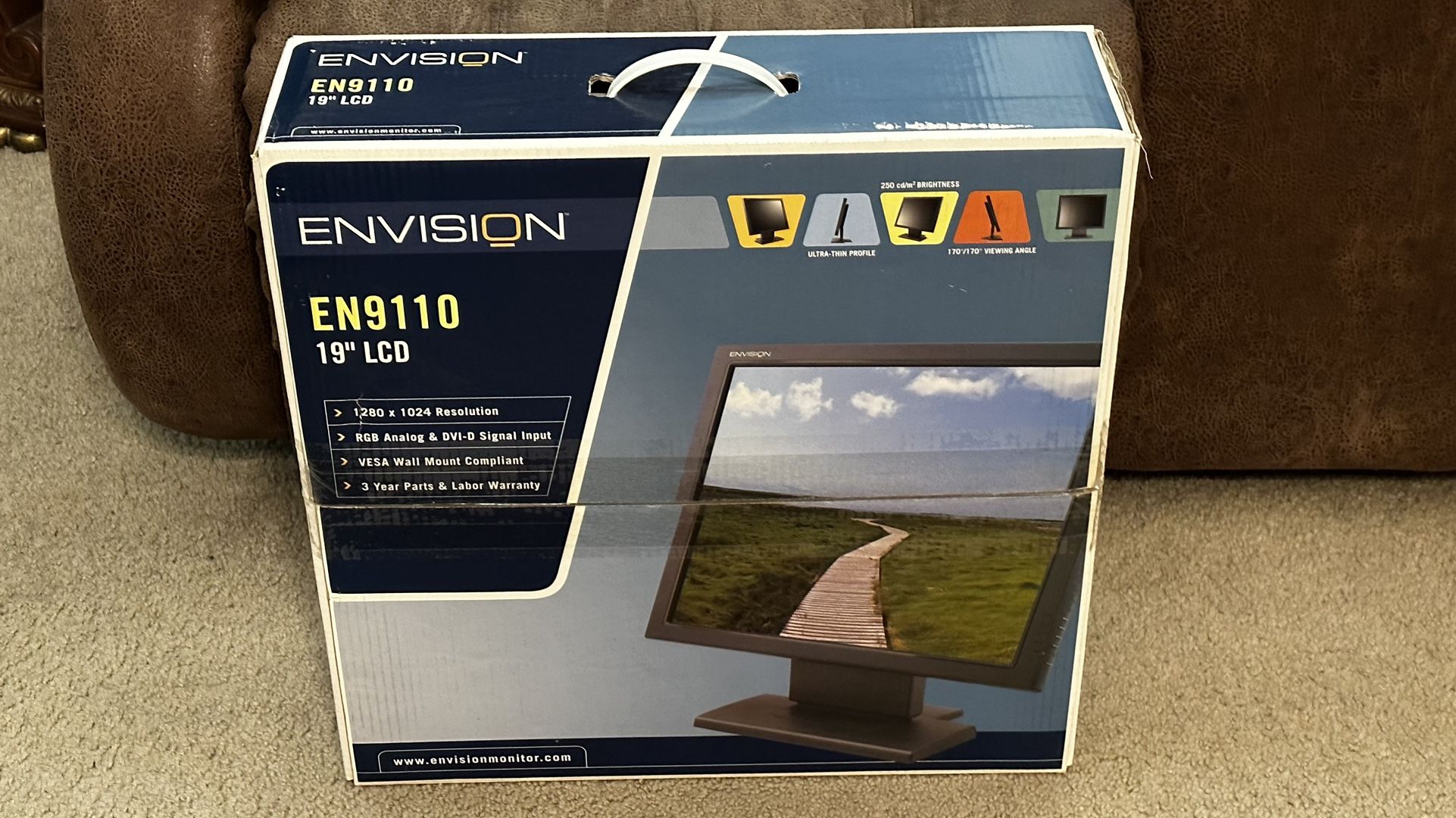 Envision EN9110 19” LCD Monitor / Display