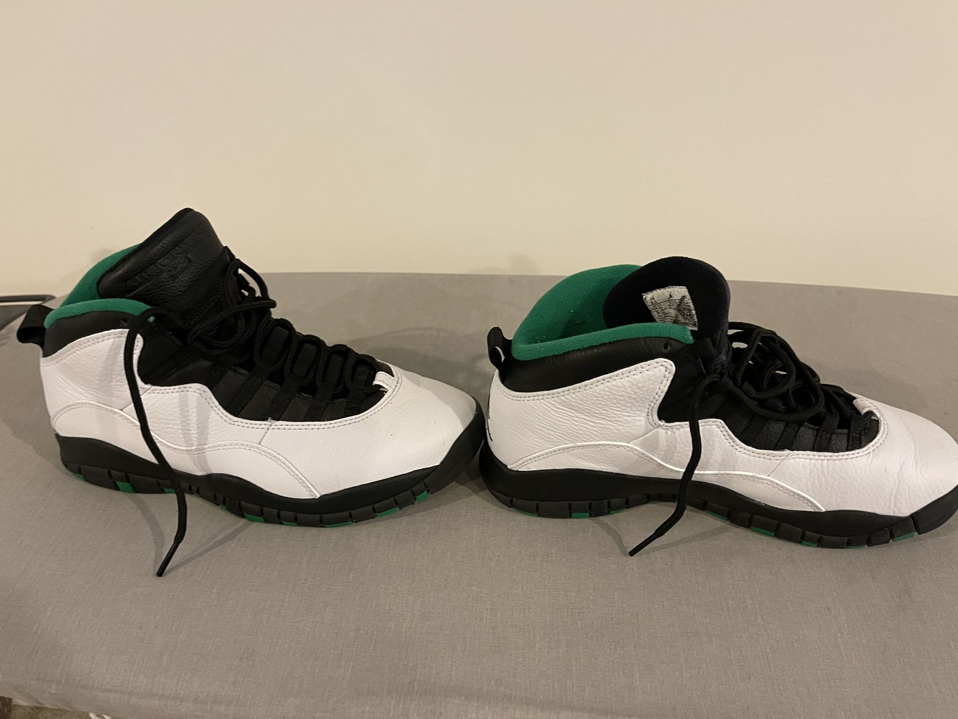 Jordan 10 Retro “Seattle” Sz 8.5 (No Box)