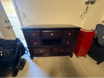 Dresser