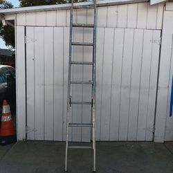 12 Foot Extension Ladder Fiberglass In Good Condition 