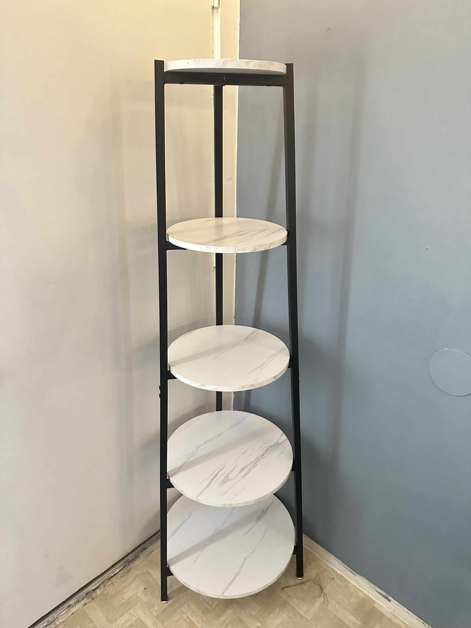 Round White 5 Shelf Etagere Bookcase