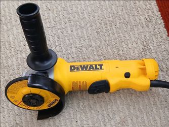 DEWALT MODEL DWE 402 4 1/2" Angled Grinder