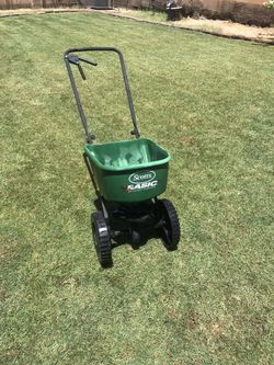 Scott’s Broadcast Seed Spreader