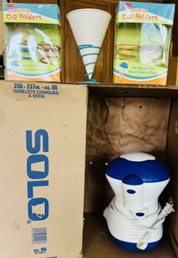 Snowcone Machine Comes With Over 200 Cups And Cupholders