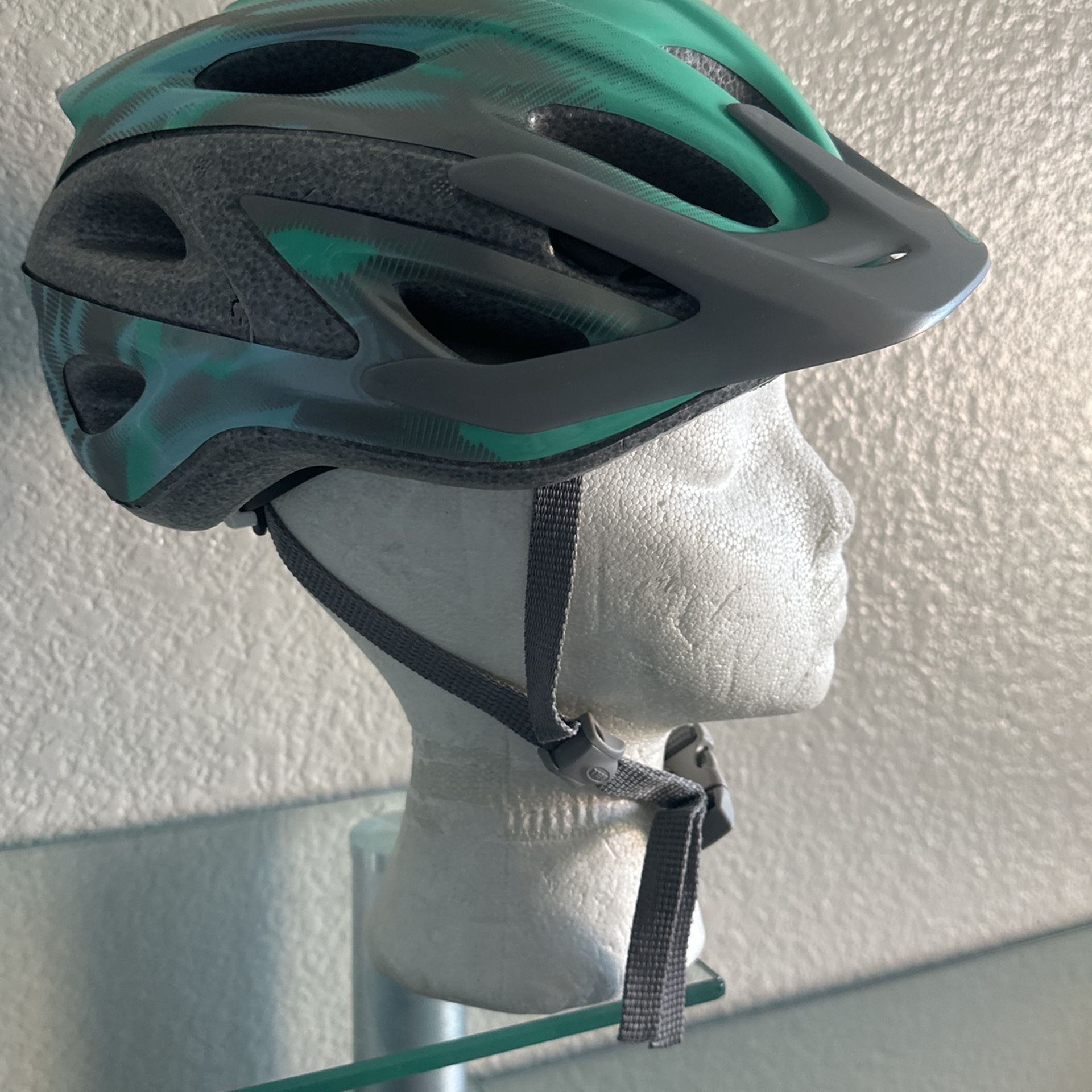 Bell Axle Bike Helmet, Mint, Women's 14+ (52-58cm) Brand New, Never Used