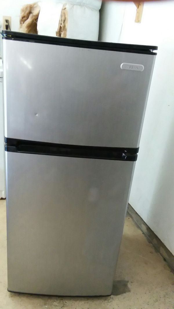 VISSANI mini fridge for Sale in Sacramento, CA OfferUp