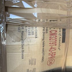 Metal Dining Room Table W 4 Chairs