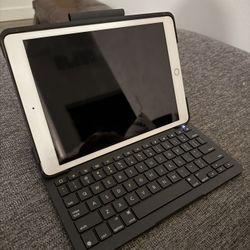 Logitech iPad Keyboard Case Slim Folio